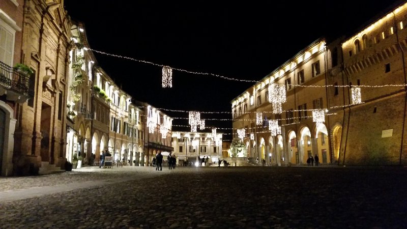 02.10.jpg - La sempre affascinante Piazza del Popolo
